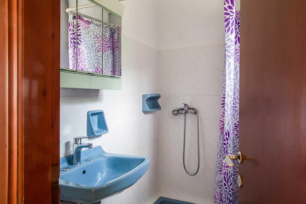 Areti Studios Paramonas  Luaran gambar