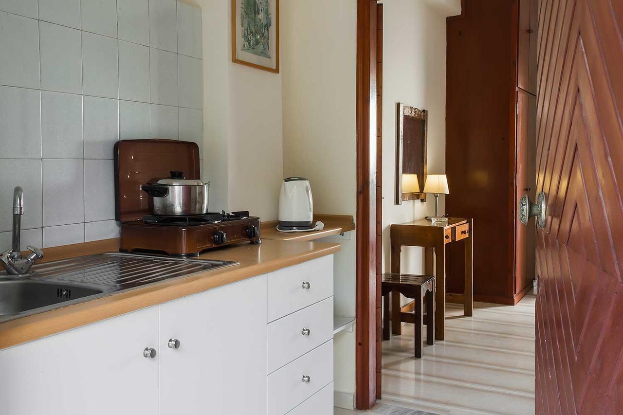 Areti Studios Paramonas  Luaran gambar